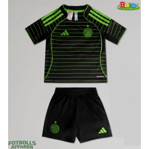 Celtic Bortaställ Barn 2025-26 Kortärmad (+ Korta byxor)
